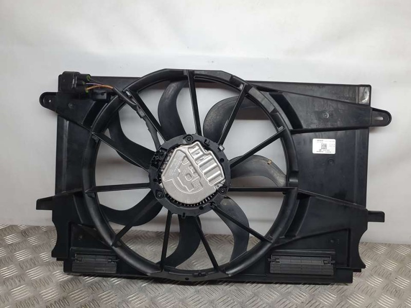 Recambio de electroventilador para opel astra k lim. 5türig selective start/stop referencia OEM IAM 39013322 0130708449 BOSCH
