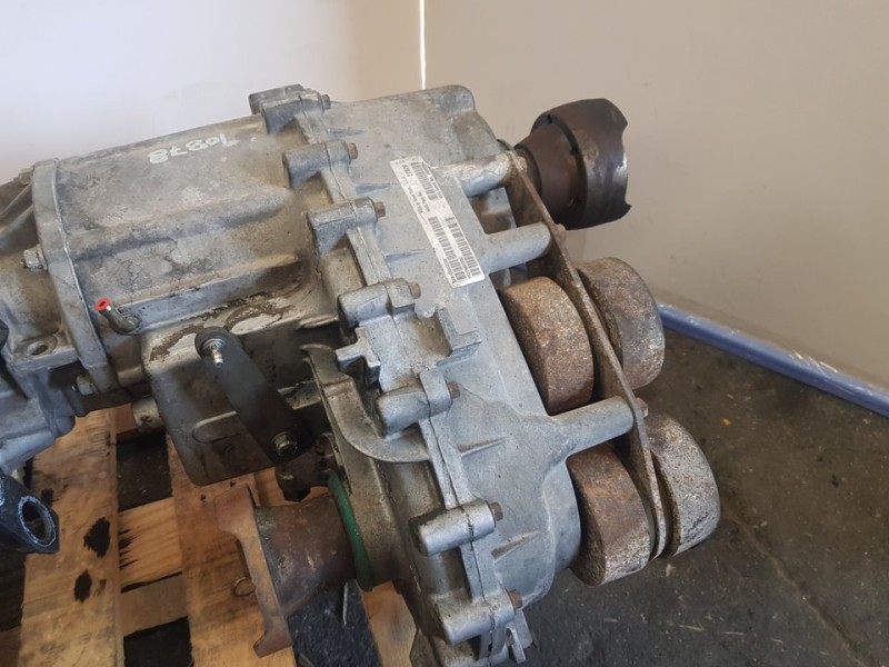 Recambio de caja transfer para jeep gr.cherokee (wj/wg) 3.1 td laredo referencia OEM IAM P52098873AC AE559954 