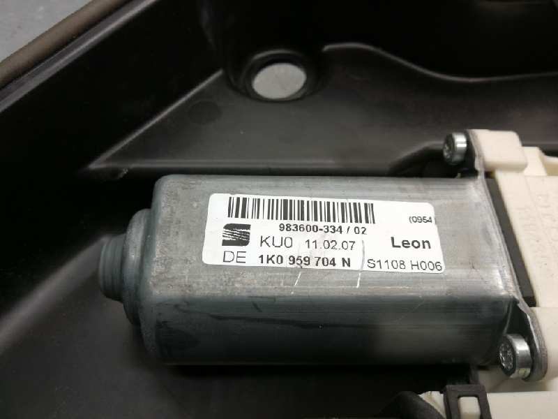 Recambio de elevalunas trasero derecho para seat leon (1p1) 1.9 tdi referencia OEM IAM 1K0959704N  