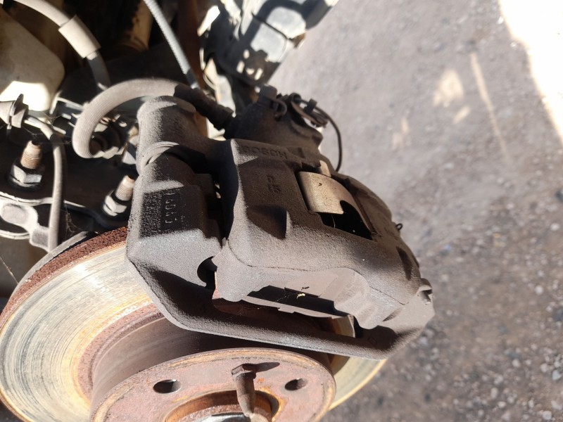 Recambio de pinza freno delantera derecha para ford ka (ru8) 1.2 referencia OEM IAM 1731147 BOSCH 