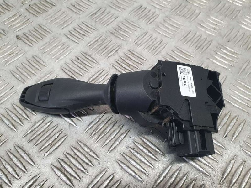 Recambio de mando limpia para ford fiesta (cb1) trend referencia OEM IAM 8A6T17A553AC 0122650205 LK