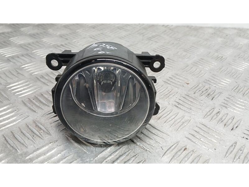 Recambio de faro antiniebla izquierdo para dacia duster ambiance 4x4 referencia OEM IAM 8200074008 VALEO 89202503