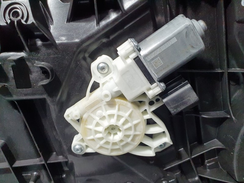 Recambio de elevalunas delantero izquierdo para ford fiesta (ce1) trend referencia OEM IAM H1BBA23201CD C56809104 ELECTRICO 6 PI