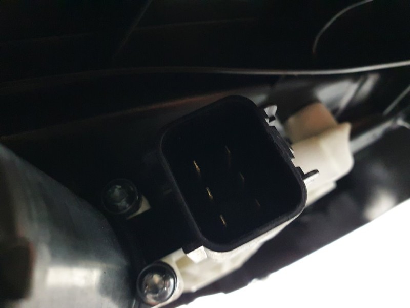 Recambio de elevalunas delantero izquierdo para ford fiesta (ce1) trend referencia OEM IAM H1BBA23201CD C56809104 ELECTRICO 6 PI