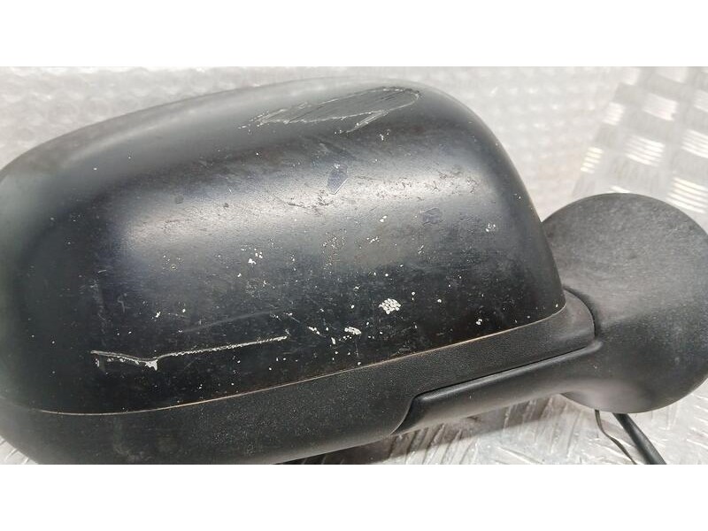 Recambio de retrovisor derecho para dacia duster ambiance 4x4 referencia OEM IAM 963015207R ELECTRICO 5 CABLES Y CLAVIJA CORTADA
