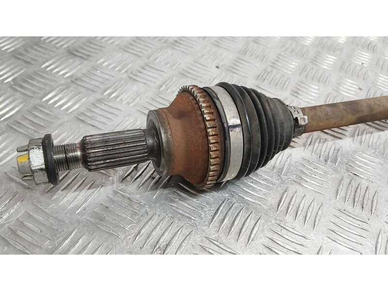 Recambio de transmision trasera izquierda para dacia duster ambiance 4x4 referencia OEM IAM 8200939996  