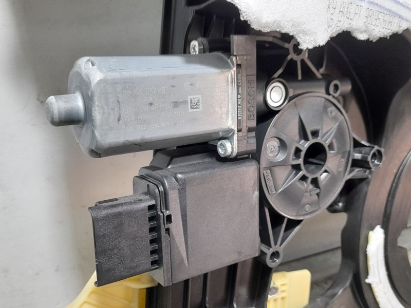 Recambio de elevalunas delantero izquierdo para peugeot rifter gt line standard referencia OEM IAM 9830335880  ELECTRICO 6 PINES