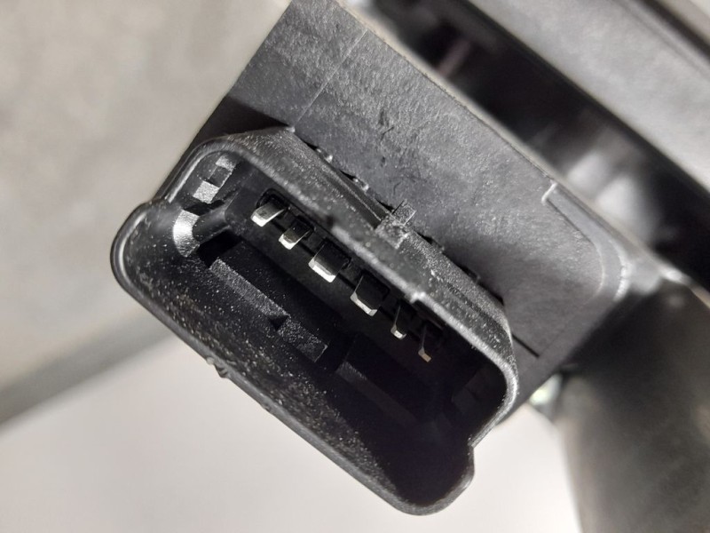 Recambio de elevalunas delantero izquierdo para peugeot rifter gt line standard referencia OEM IAM 9830335880  ELECTRICO 6 PINES