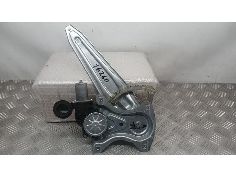 Recambio de elevalunas trasero izquierdo para toyota hilux (gun1) double cab gx 4x4 referencia OEM IAM 694800K190A ELECTRICO BRO