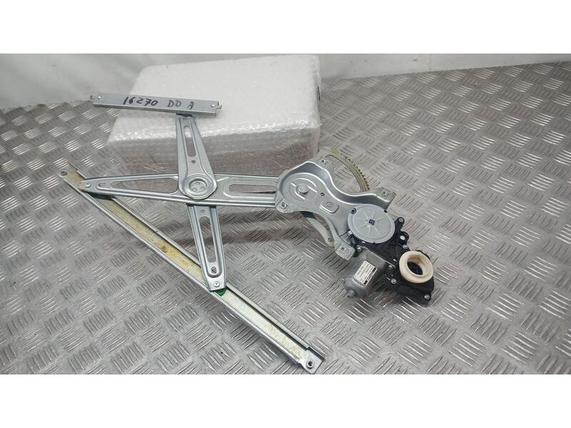 Recambio de elevalunas delantero derecho para toyota avensis (t27) advance referencia OEM IAM 8571005051 ELECTRICO 10 PINS BROSE