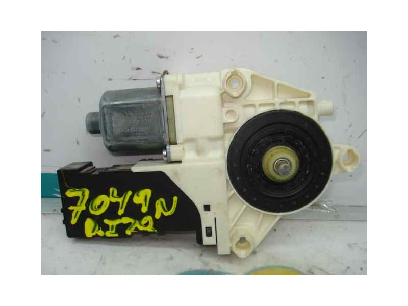 Recambio de motor elevalunas delantero izquierdo para peugeot 407 confort referencia OEM IAM 9663036480  BROSE