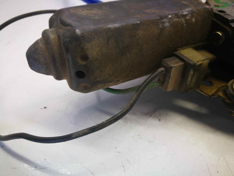 Recambio de elevalunas delantero derecho para seat 131 supermirafiori referencia OEM IAM   2 PINS