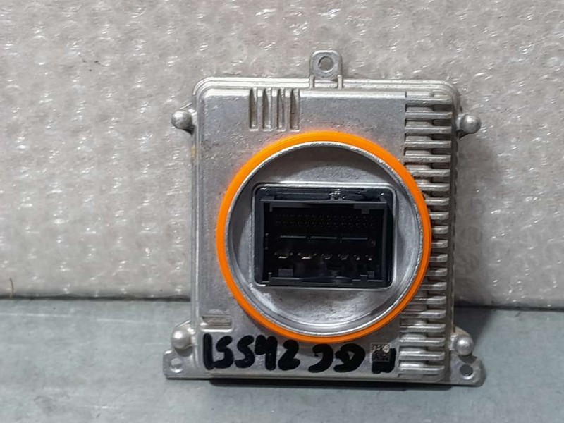 Recambio de centralita faros xenon para volkswagen tiguan advance bmt referencia OEM IAM 992941572C  DELANTERA DER