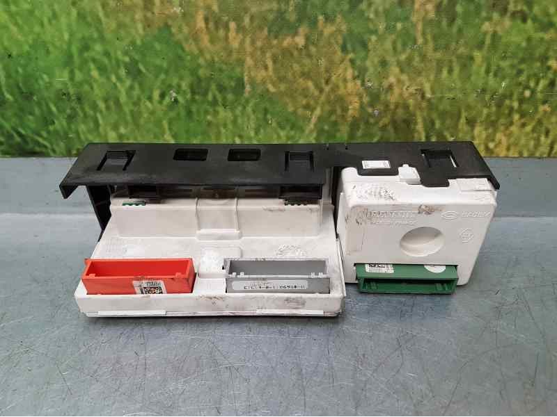 Recambio de pantalla multifuncion para renault laguna ii (bg0) privilege referencia OEM IAM 8200361582A  