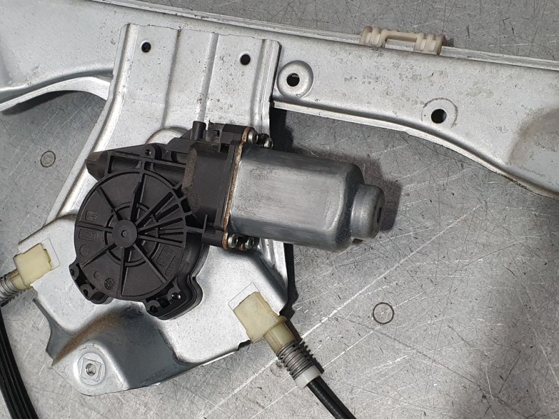 Recambio de elevalunas delantero izquierdo para renault clio iii exception referencia OEM IAM 8200843592  ELECTRICO 2 PINS