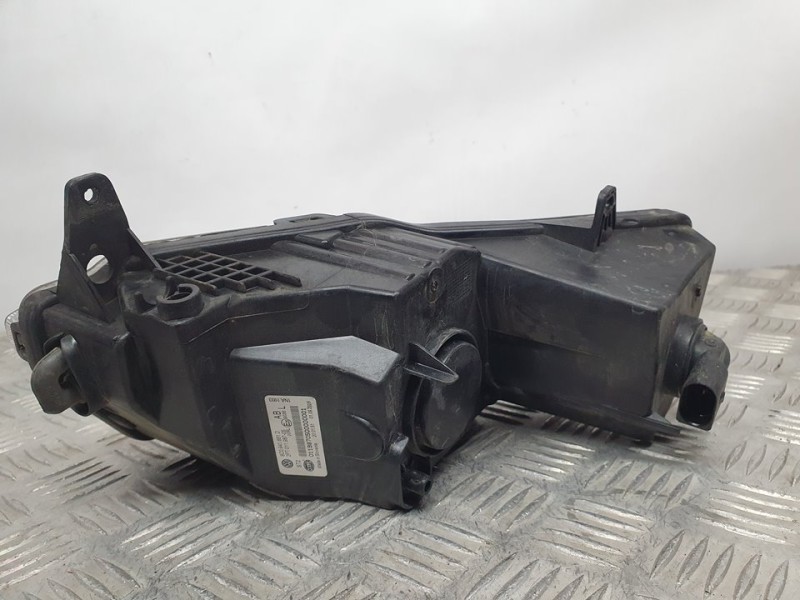 Recambio de faro antiniebla izquierdo para volkswagen polo (6c1) advance bluemotion referencia OEM IAM 6C0941661D 2PT01198705 HE