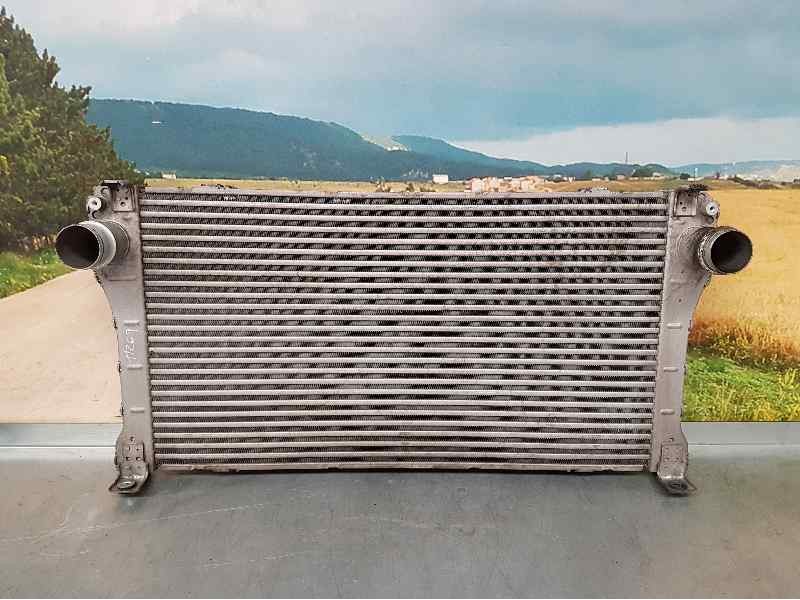 Recambio de intercooler para toyota auris active referencia OEM IAM 1271003521  