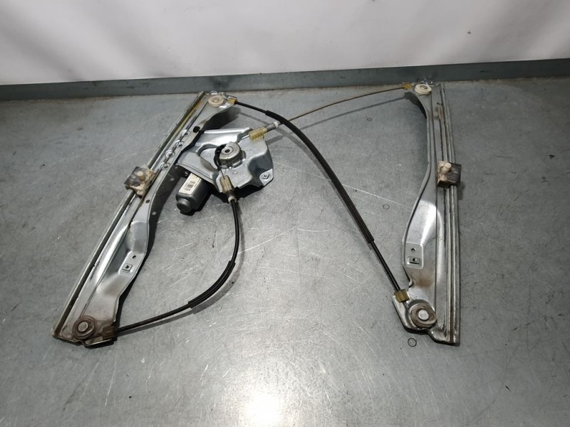 Recambio de elevalunas delantero izquierdo para renault clio iii exception referencia OEM IAM 8200843592  ELECTRICO 2 PINS