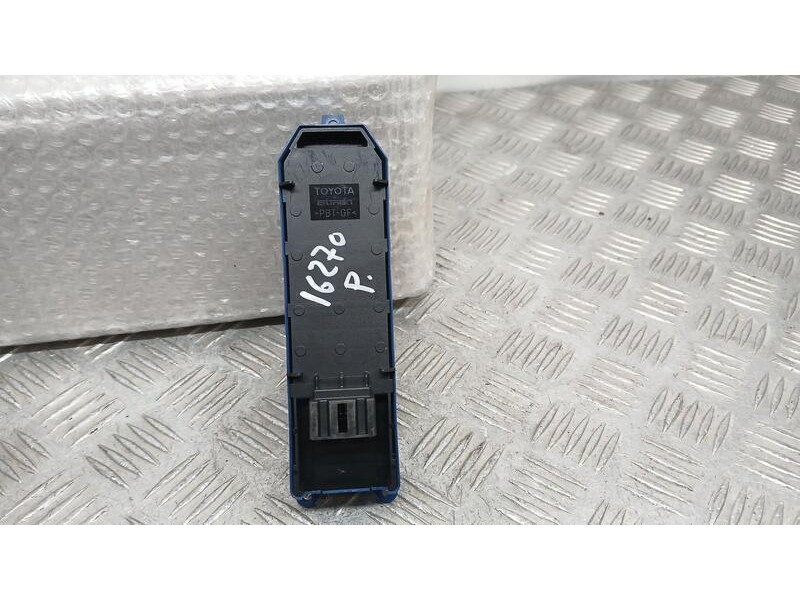 Recambio de mando elevalunas delantero izquierdo para toyota avensis (t27) advance referencia OEM IAM 8404005060  30170811