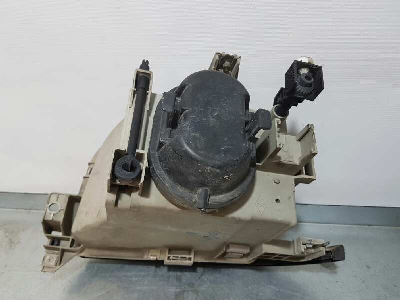 Recambio de faro derecho para renault clio i fase i+ii (b/c57) 1.2 alize referencia OEM IAM   VALEO