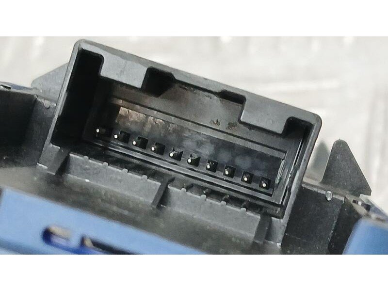 Recambio de mando elevalunas delantero izquierdo para toyota avensis (t27) advance referencia OEM IAM 8404005060  30170811