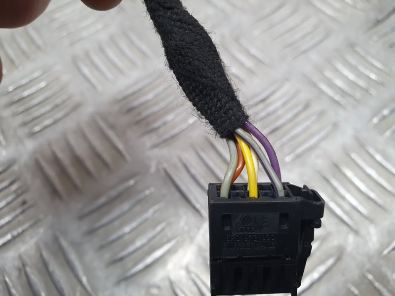 Recambio de retrovisor izquierdo para volkswagen polo (6c1) advance bluemotion referencia OEM IAM 6C1857501C  ELECTRICO 6 CABLES