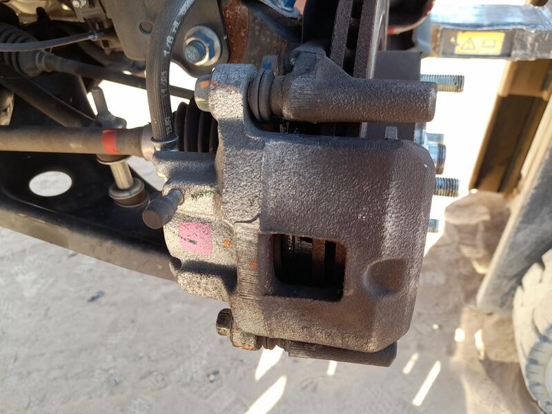 Recambio de pinza freno delantera izquierda para mitsubishi mirage / space star vi hatchback (a0_a) 1.2 referencia OEM IAM 4605B