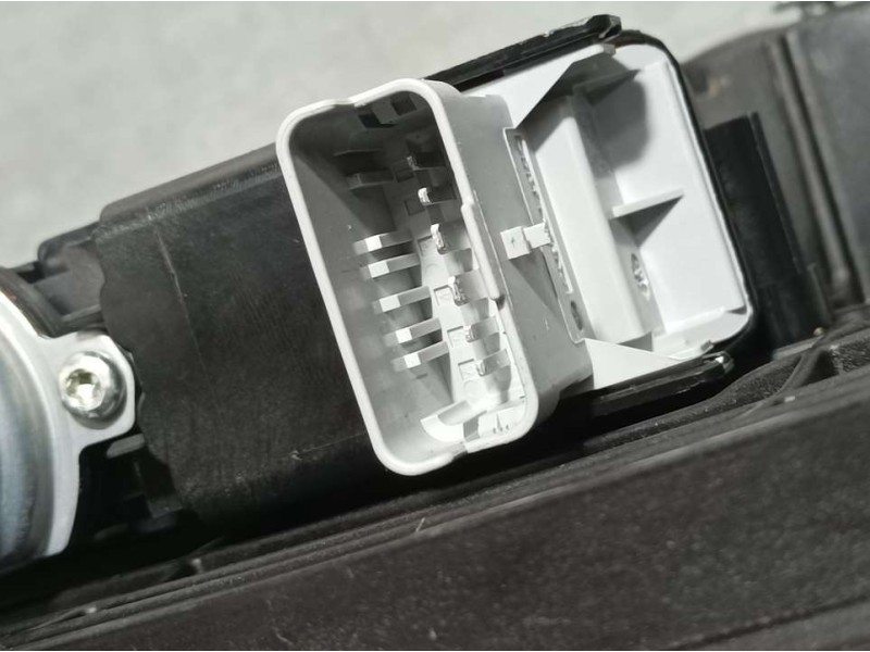 Recambio de elevalunas trasero izquierdo para peugeot 2008 (p1) allure referencia OEM IAM 9843774280  ELECTRICO 6 PINS