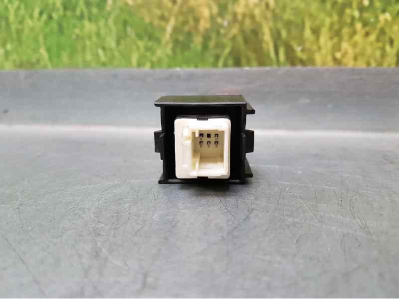 Recambio de boton sos para peugeot 5008 gt line 1.5 hdi 130 cv referencia OEM IAM   