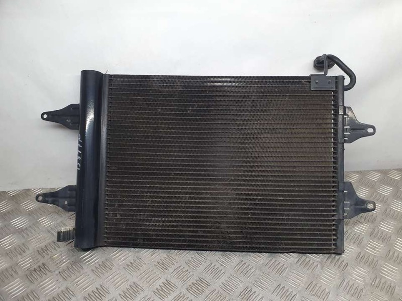 Recambio de condensador / radiador aire acondicionado para volkswagen polo (9n1) trendline referencia OEM IAM 6Q0820411H BEHR 