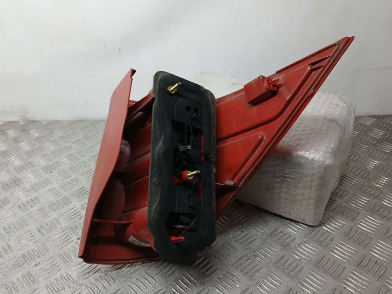 Recambio de piloto trasero izquierdo para peugeot 1007 dolce referencia OEM IAM 9646116880 89031533 