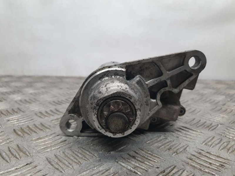 Recambio de motor arranque para volkswagen polo (9n1) trendline referencia OEM IAM 02T911023 0001120400 BOSCH