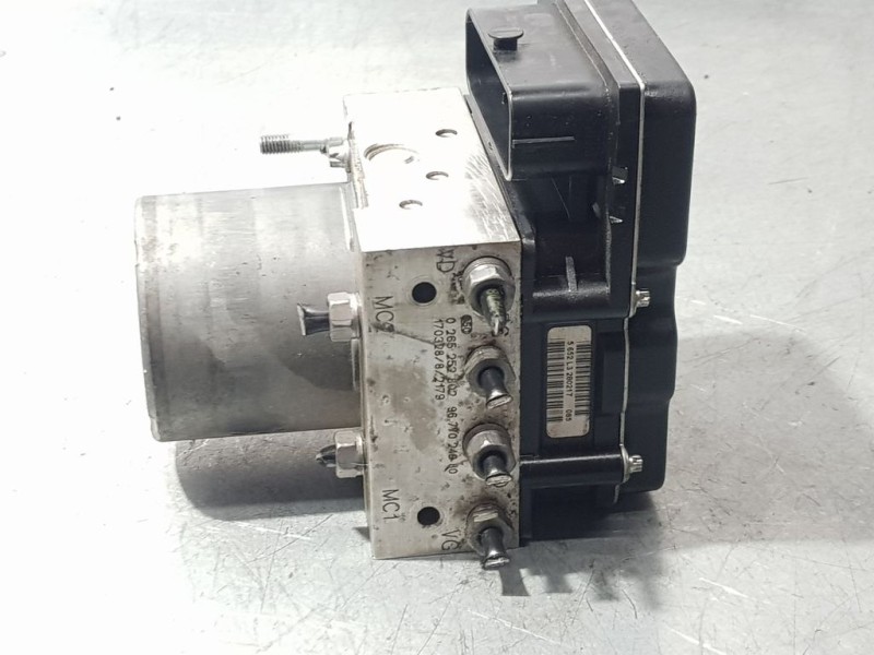 Recambio de abs para citroën c4 lim. live edition referencia OEM IAM 9677024980 0265252802 BOSCH