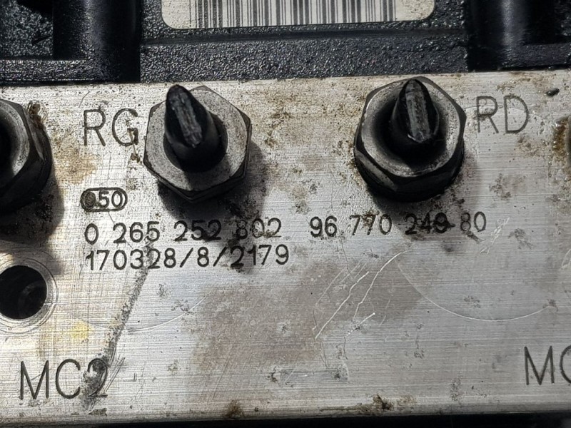 Recambio de abs para citroën c4 lim. live edition referencia OEM IAM 9677024980 0265252802 BOSCH