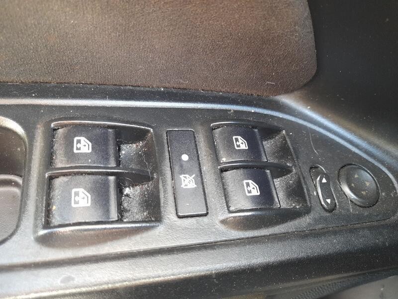 Recambio de mando elevalunas delantero izquierdo para fiat tipo station wagon (356_, 357_) 1.4 (356wxf1b) referencia OEM IAM 735