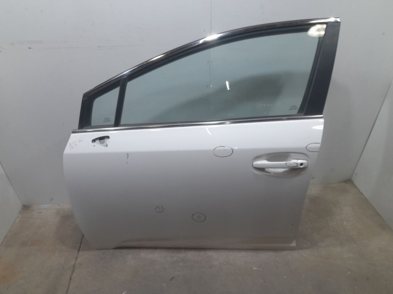 Recambio de puerta delantera izquierda para toyota avensis (t27) advance referencia OEM IAM 6700205081 TOCADA 