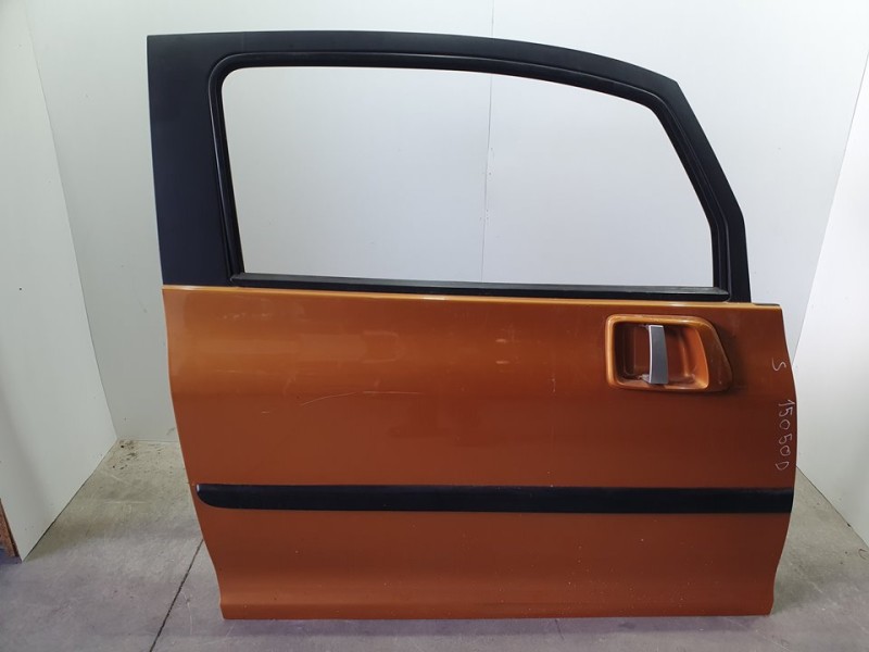 Recambio de puerta delantera derecha para peugeot 1007 dolce referencia OEM IAM 9004V9  