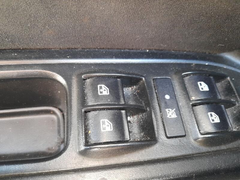 Recambio de mando elevalunas delantero izquierdo para fiat tipo station wagon (356_, 357_) 1.4 (356wxf1b) referencia OEM IAM 735