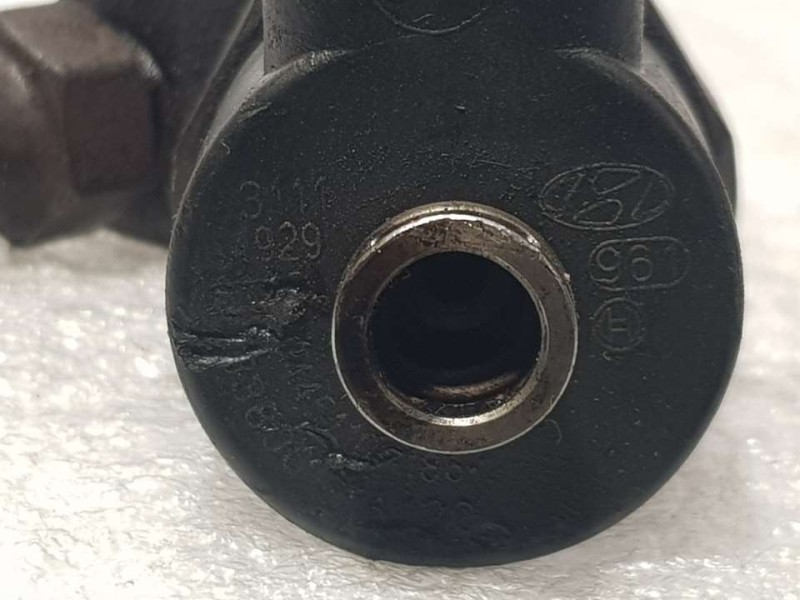 Recambio de inyector para hyundai h 1 starex h 1 starex td referencia OEM IAM 338004A120 0445110186 BOSCH