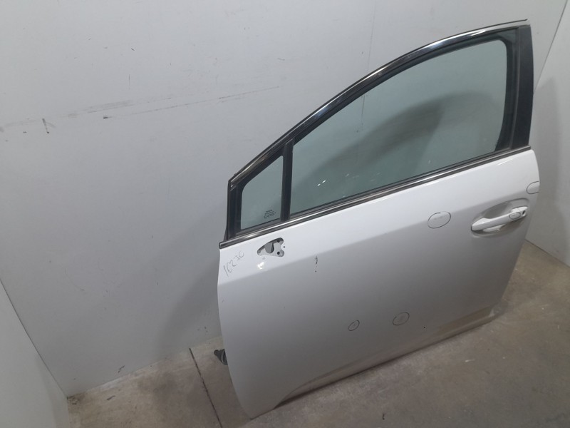 Recambio de puerta delantera izquierda para toyota avensis (t27) advance referencia OEM IAM 6700205081 TOCADA 