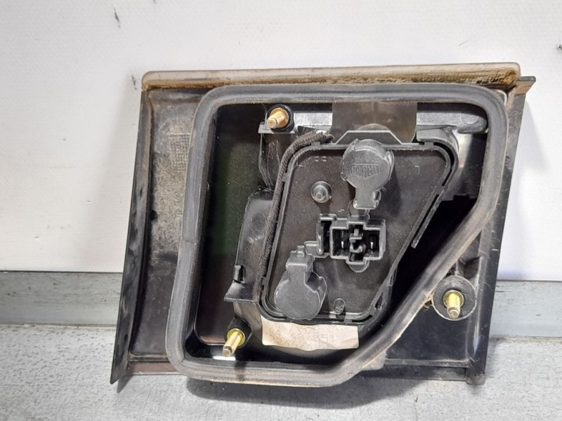 Recambio de piloto trasero izquierdo para saab 900 berlina 2.0 referencia OEM IAM   