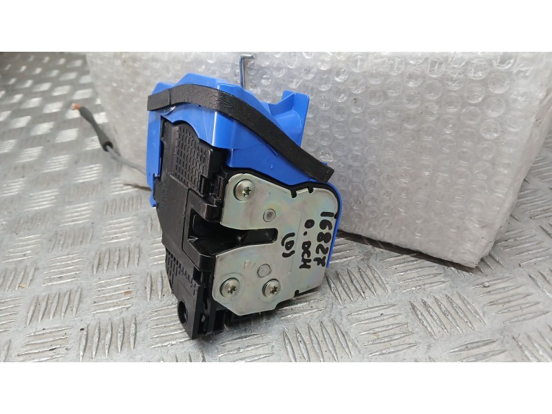 Recambio de cerradura puerta delantera derecha para hyundai bayon (bc3) 1.2 mpi referencia OEM IAM 81320Q0010  