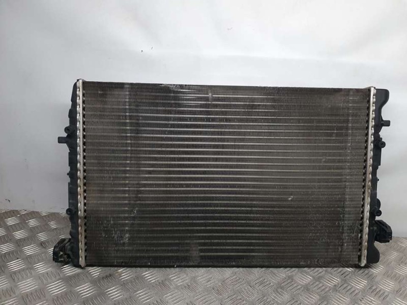 Recambio de radiador agua para volkswagen polo (9n1) trendline referencia OEM IAM 6Q0121253Q 151190070F03 BEHR