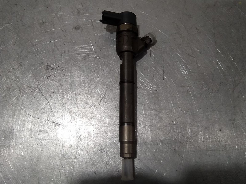 Recambio de inyector para hyundai tucson 1.7 crdi cat referencia OEM IAM 338002A800 0445110411 BOSCH