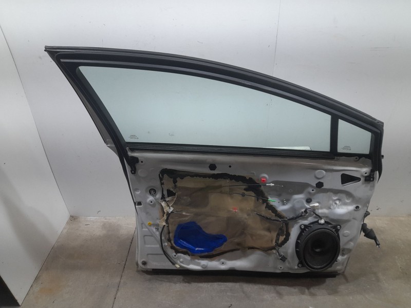 Recambio de puerta delantera izquierda para toyota avensis (t27) advance referencia OEM IAM 6700205081 TOCADA 