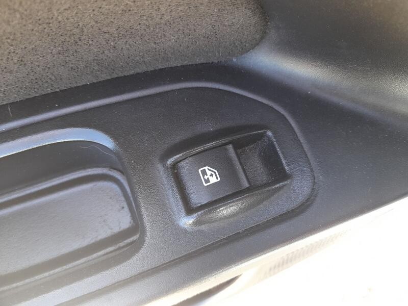 Recambio de mando elevalunas trasero izquierdo para fiat tipo station wagon (356_, 357_) 1.4 (356wxf1b) referencia OEM IAM 73566