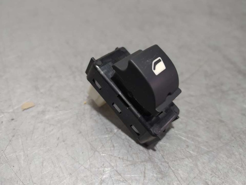 Recambio de mando elevalunas trasero derecho para peugeot 2008 (p1) allure referencia OEM IAM 98044803ZD  