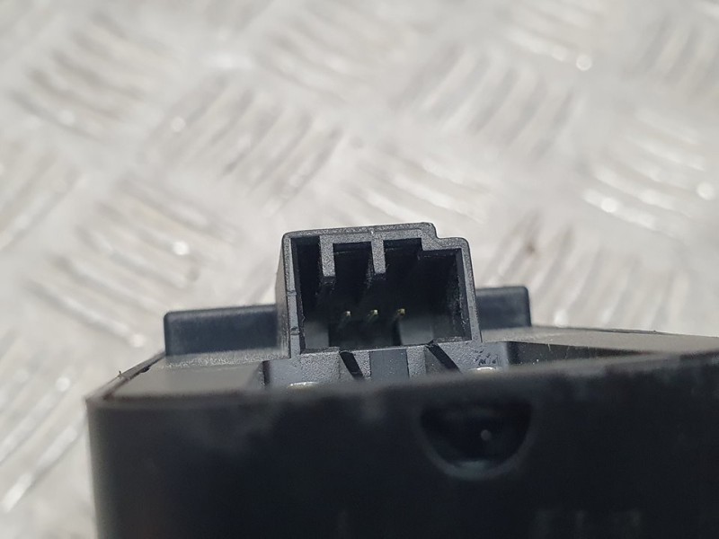 Recambio de mando elevalunas delantero izquierdo para volvo s40 berlina 1.6 d kinetic referencia OEM IAM 30773210  