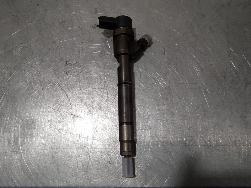 Recambio de inyector para hyundai tucson 1.7 crdi cat referencia OEM IAM 338002A800 0445110411 BOSCH