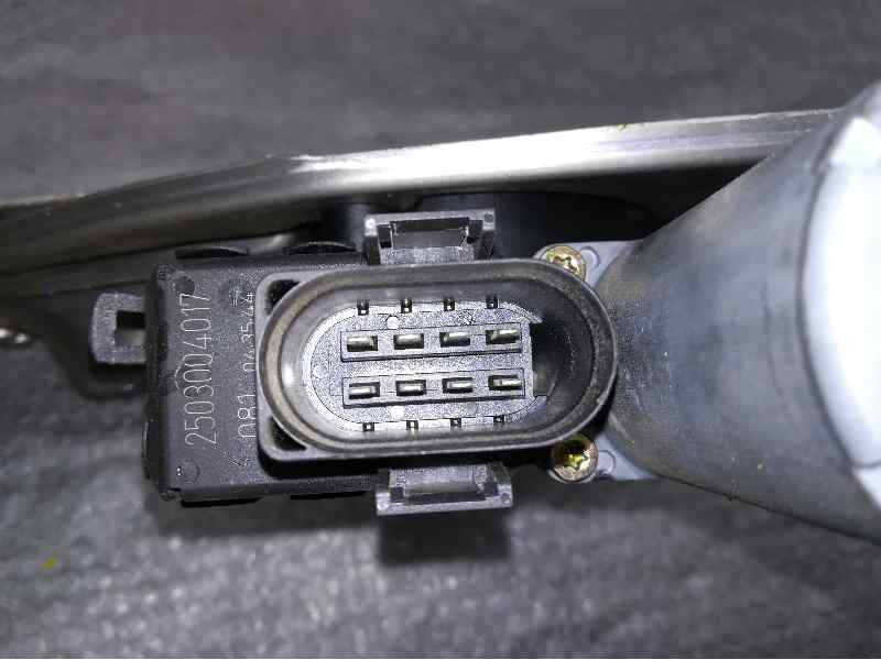 Recambio de elevalunas trasero derecho para audi a6 berlina (4b2) referencia OEM IAM 4B0959802B BRM 8 PINS ELECTRICO 